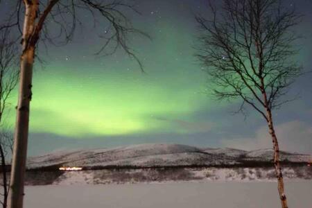 Aurora Hut - Luksusmajoitus Iglu Tunturilammella Pohjois-Lapissa Nuorgamissa Villa Esterno foto